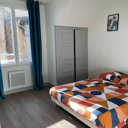 T2 4 Pers Face Gare Sncf Appart Hotel Le Cygne 6 Bourges Dış mekan fotoğraf