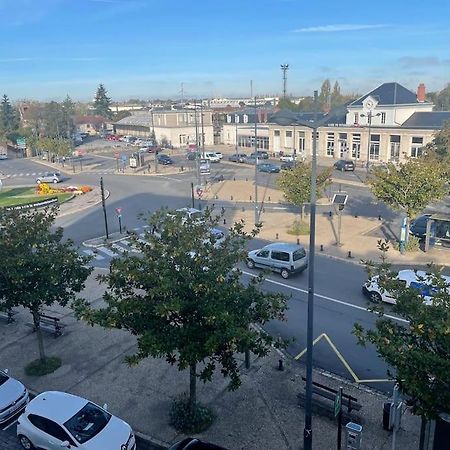 T2 4 Pers Face Gare Sncf Appart Hotel Le Cygne 6 Bourges Dış mekan fotoğraf