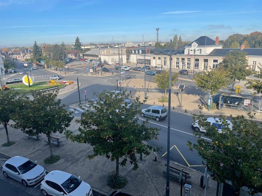 T2 4 Pers Face Gare Sncf Appart Hotel Le Cygne 6 Bourges Dış mekan fotoğraf